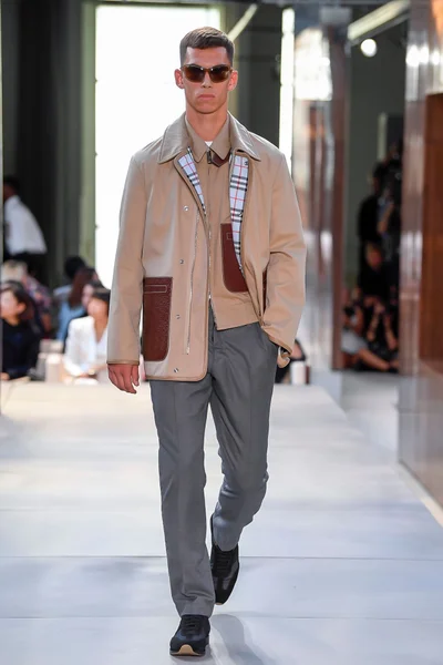 Look 64